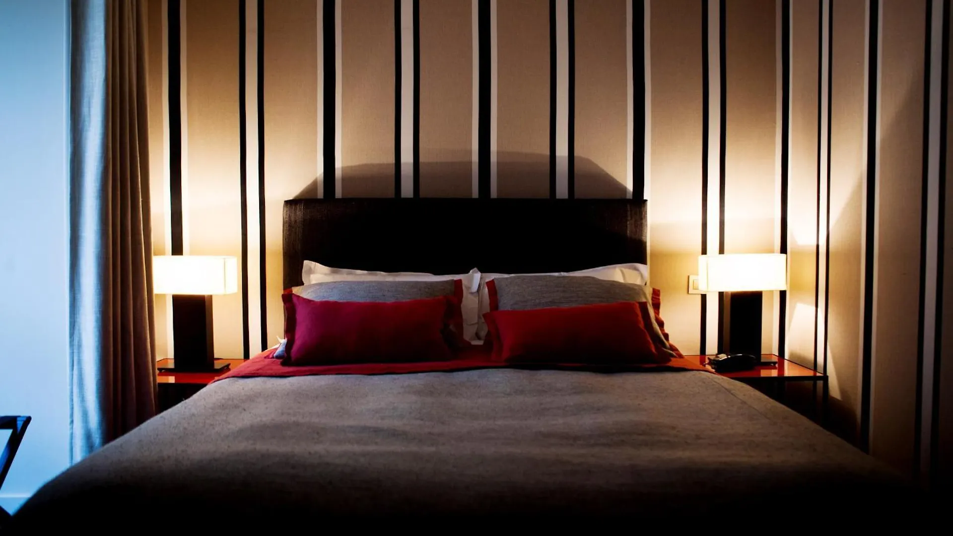 ***  פריז Hotel Edgar & Achille צרפת
